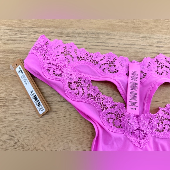 SKIMS Fits Everybody bra and thong set- color Neon Orchid - NWT - Picture 3 of 12